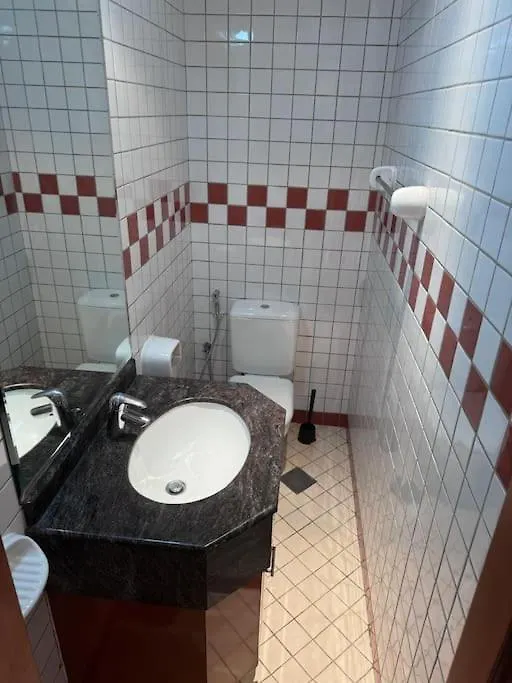 Bed Spaces And Rooms Available Dubai 0*,